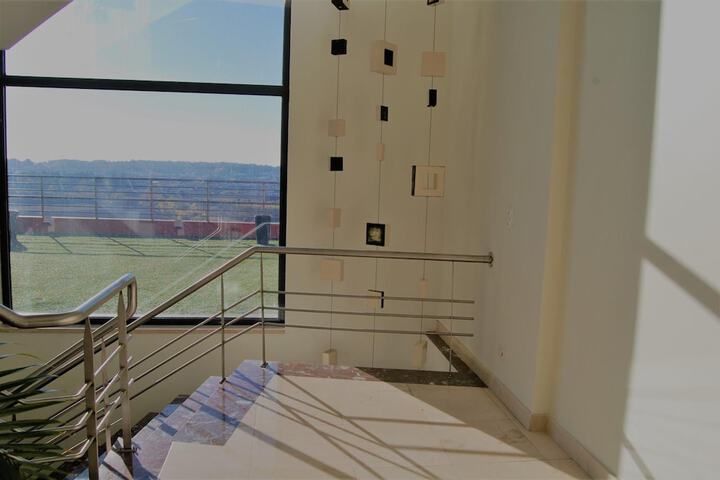 Room 8 of 65