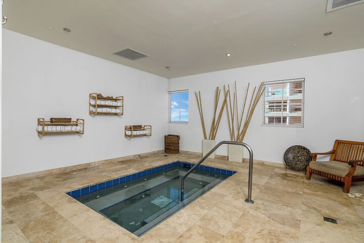 Indoor spa tub