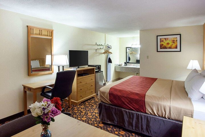 Room 16 of 26