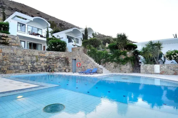 Pool 7 of 12