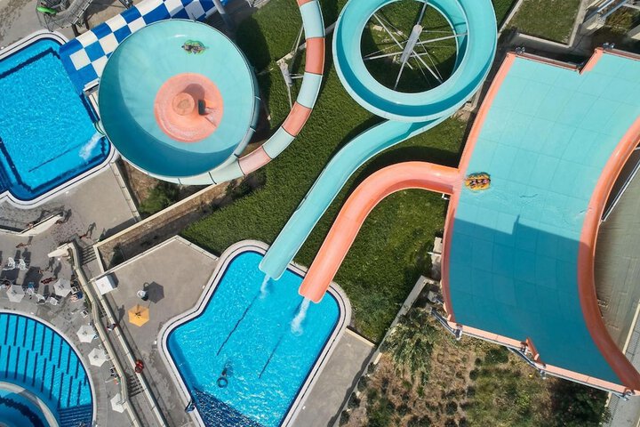 Pool 21 of 39