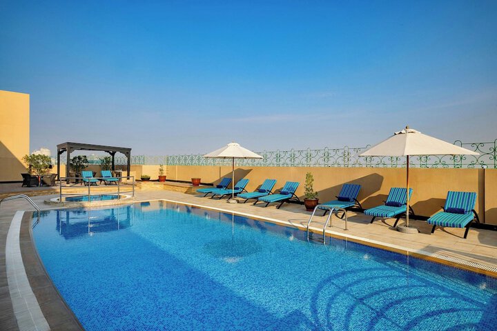 Pools & Facilities