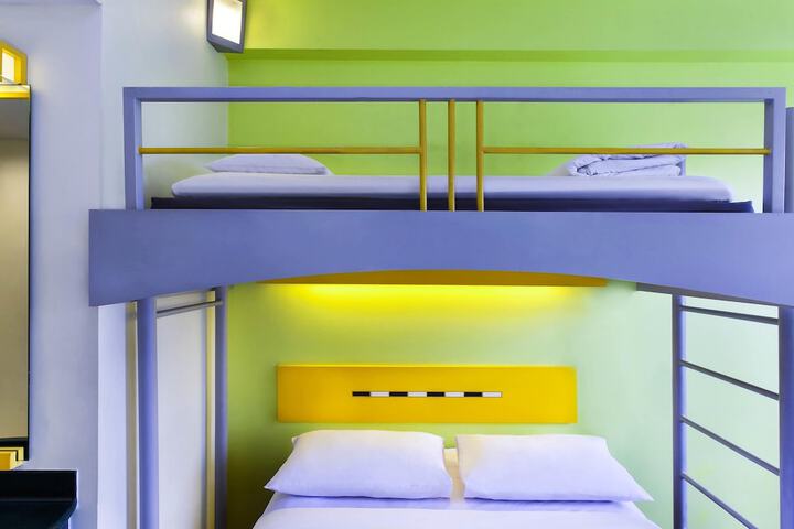 Room 6 of 24