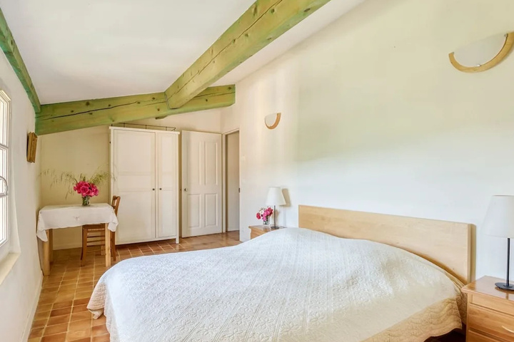 Room 3 of 27