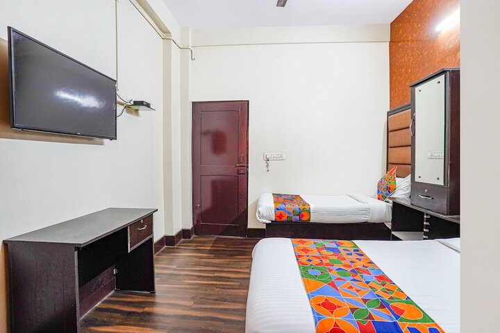 Room 12 of 34