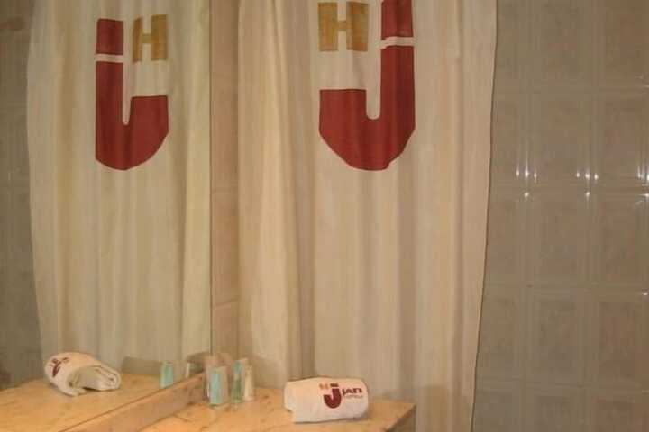 Room 48 de 129
