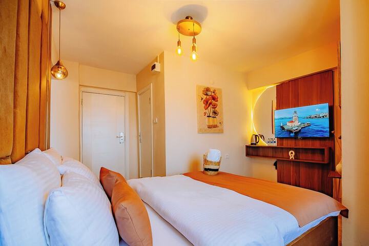Room 21 of 27