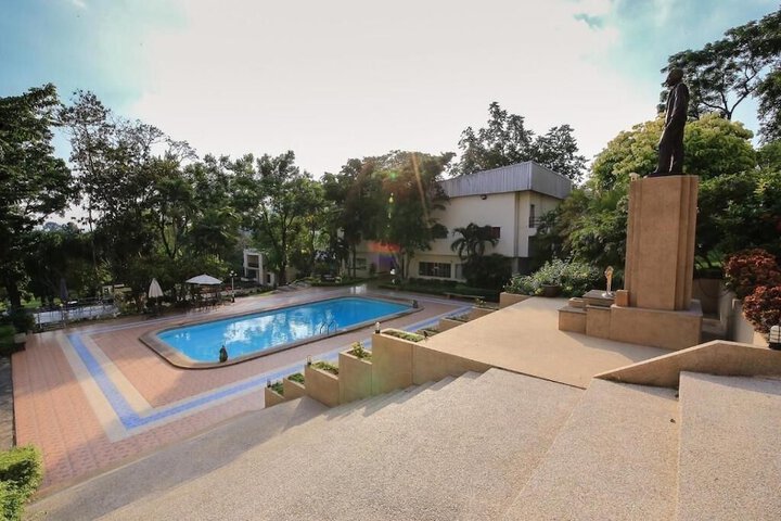 Pool 7 of 8