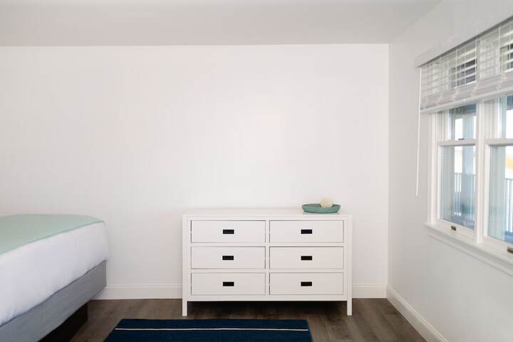 Room 3 of 27