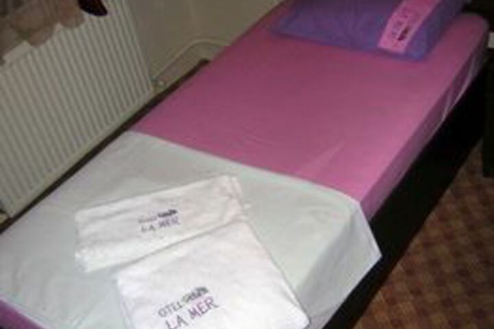Room 8 of 20