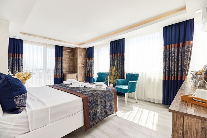 Room 5 of 28