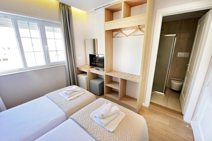 Room 29 of 53