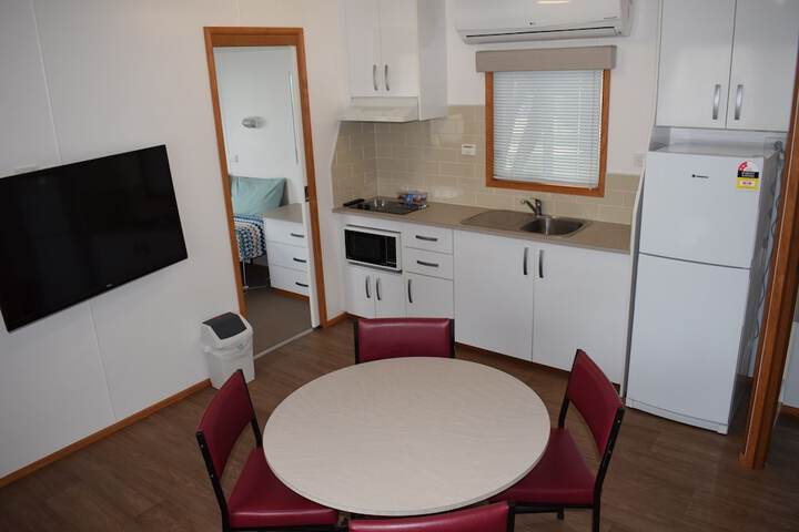 Room 3 of 38