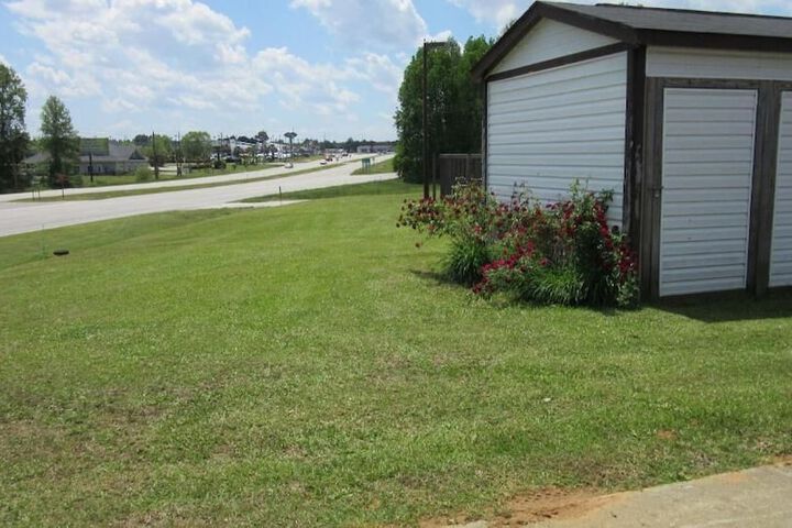 Property Grounds 23 of 34