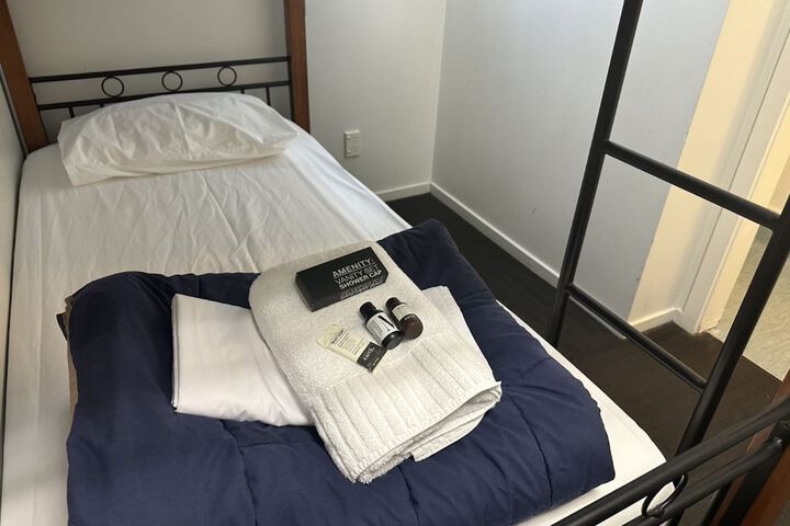 Room 21 of 106