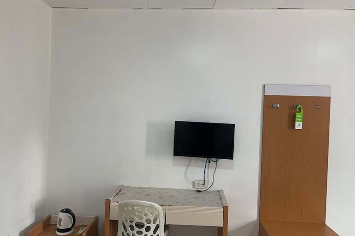 Room 22 of 37