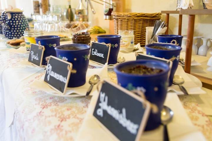 Breakfast/Coffee Service 8 of 12
