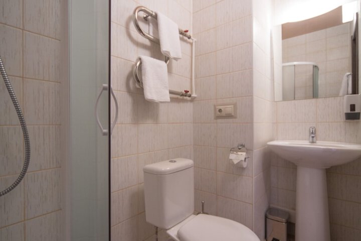 Room 15 of 26