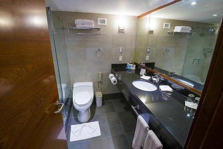 Room 15 of 40