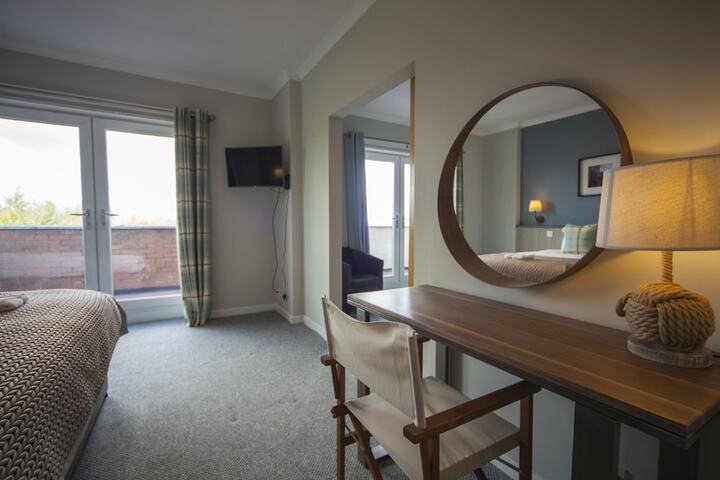 Room 6 of 67