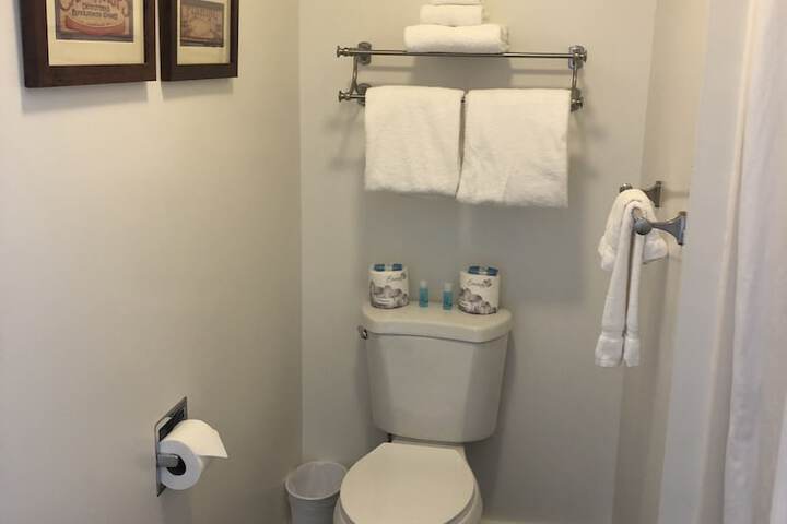 Room 52 of 75