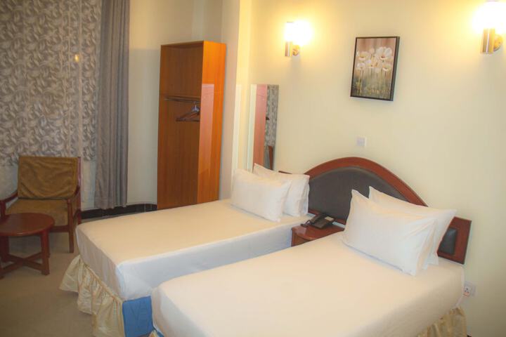 Room 5 of 31