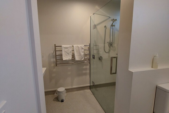 Room 25 of 39