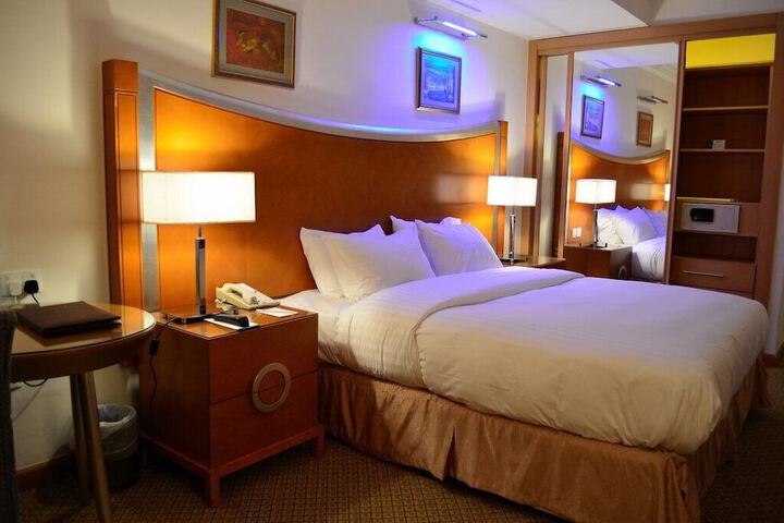 Room 20 of 77
