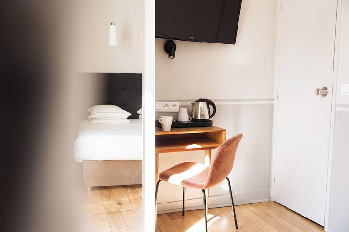 Room 8 of 37