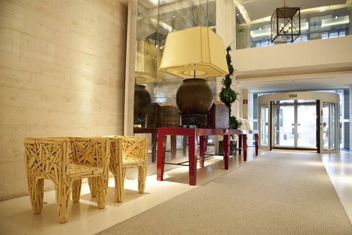Entrance & Lobby