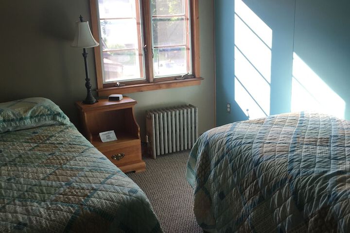 Room 2 of 35
