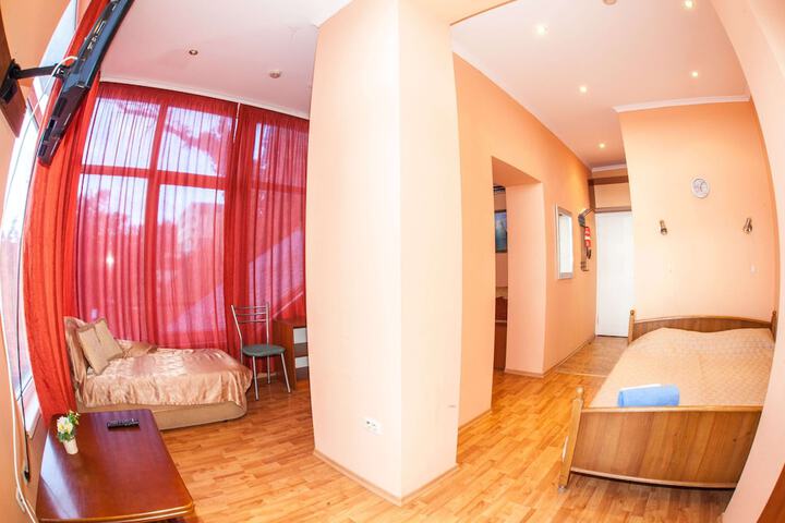 Room 8 of 37