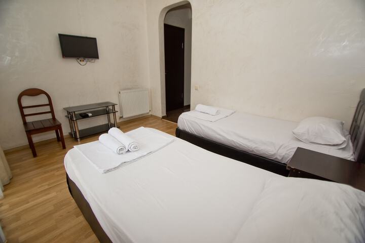 Room 83 of 93