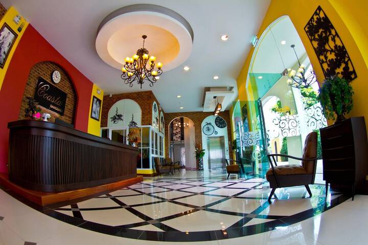Entrance & Lobby