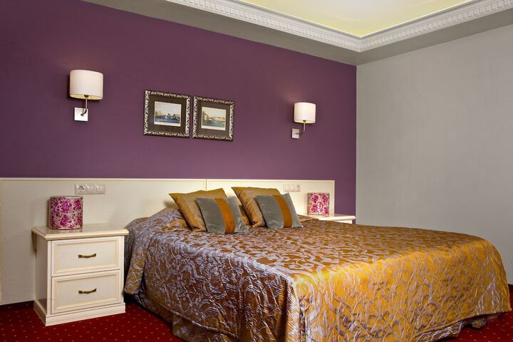Room 7 of 50