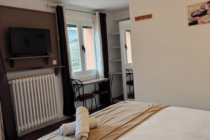 Room 5 of 35