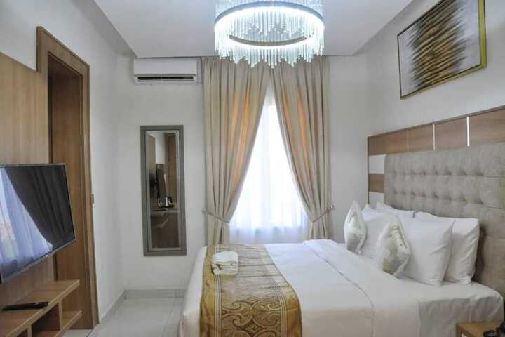 Room 15 of 39