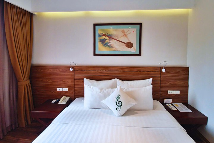 Room 17 of 100