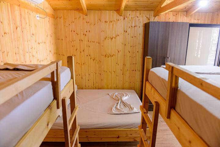 Room 8 of 14