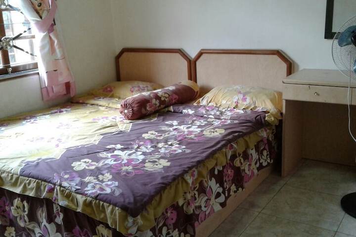 Room 2 of 25