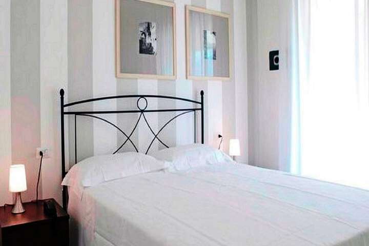 Room 2 of 34