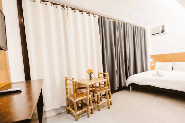 Room 27 of 43