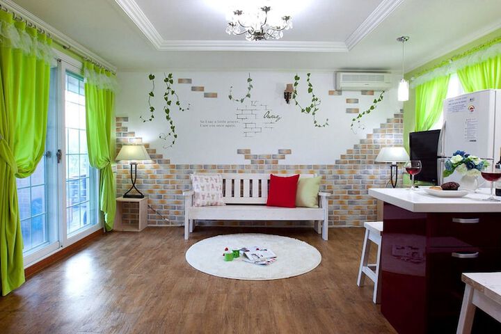 Room 16 of 63