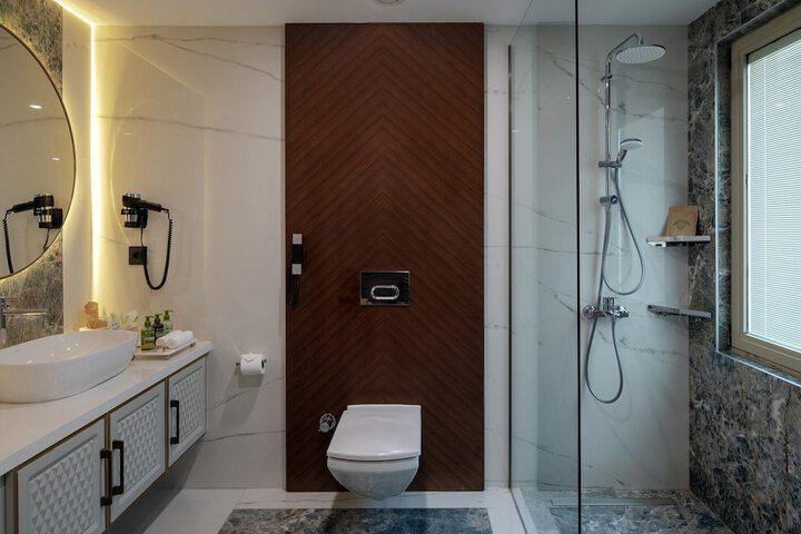 Room 52 of 118