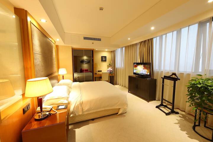 Room 12 of 42