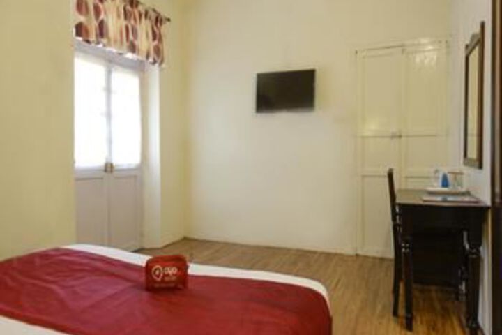 Room 13 of 17