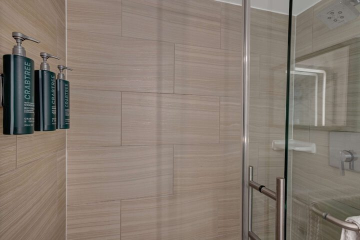 Bathroom shower