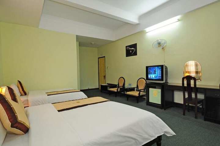Room 11 of 31