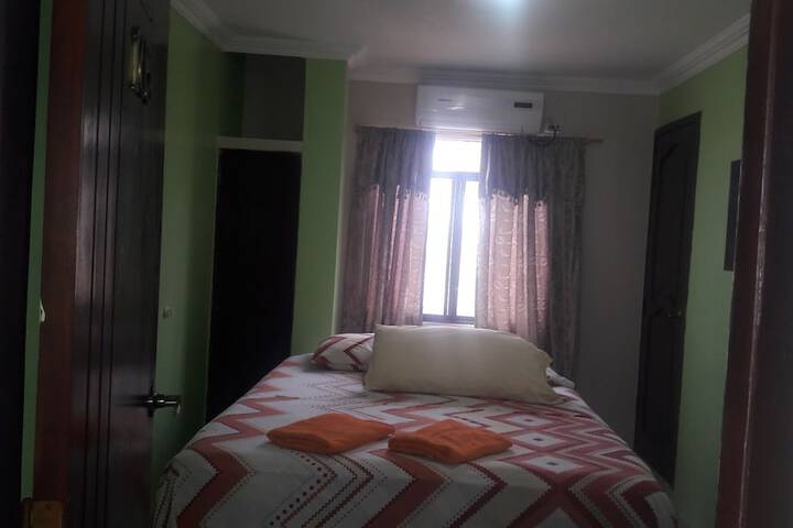 Room 11 of 27
