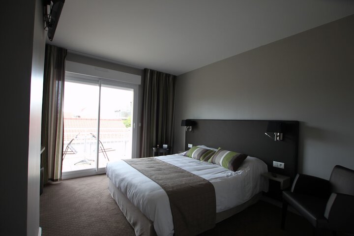 Room 9 of 41